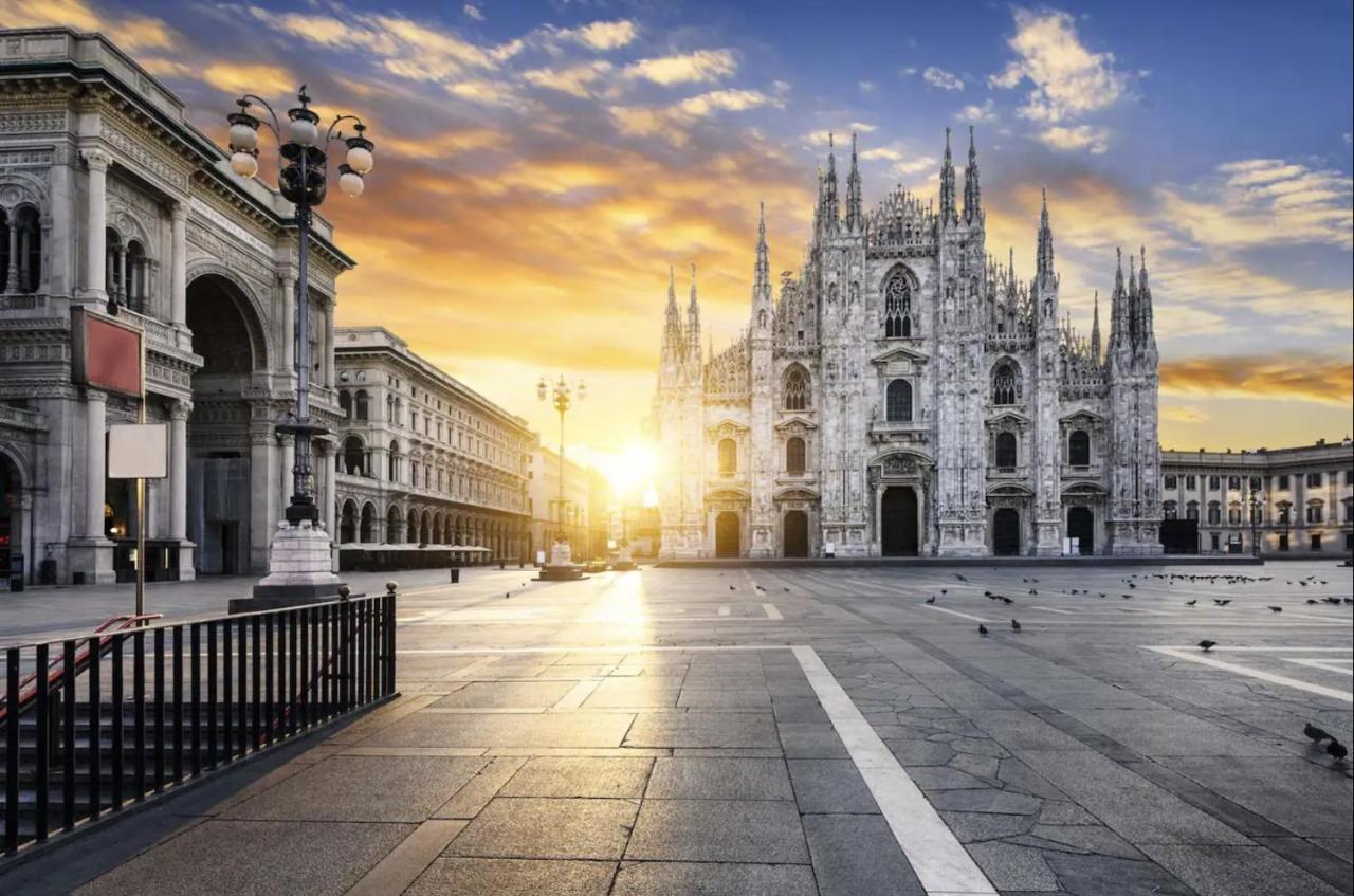 Lussuoso Attico con Garage Gratis vicino al Duomo e allo IEO Milano Esterno foto